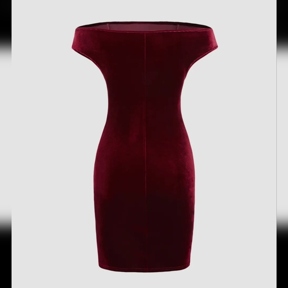 Velvet off shoulder solid rouched mini dress - Picture 3 of 3